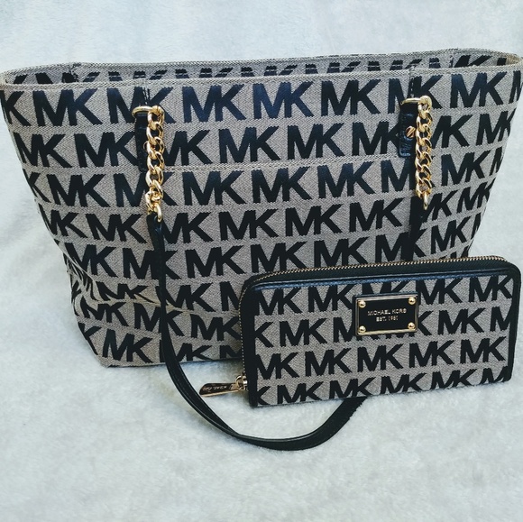 Michael Kors Handbags - FINAL DROP Michael Kors Jet Set Tote + Wallet
